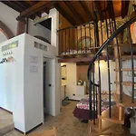 Flat Nirmala Studio-shop Apartamento